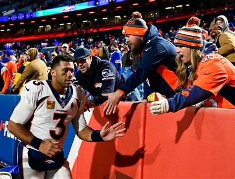 At 35, Broncos QB Russell Wilson believes he has more years ahead of him: “I still got a little speed”